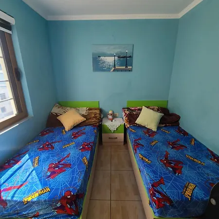 Arbi Haus * Vlorë
